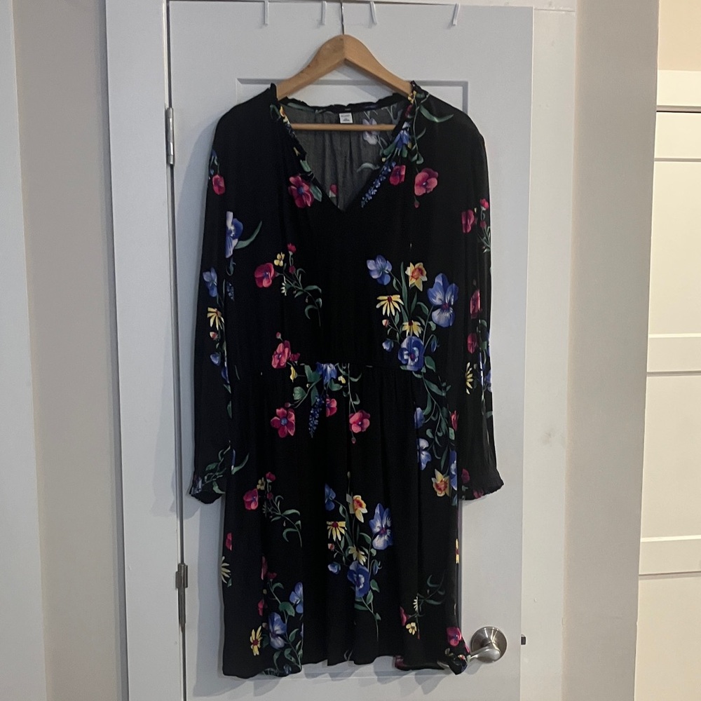 Old Navy Black Floral Long Sleeve Dress